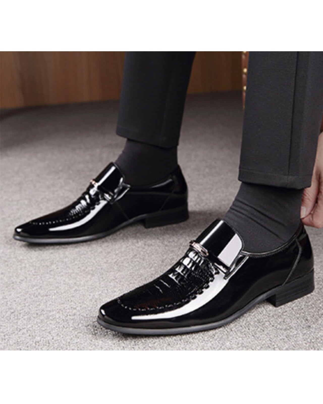 Men's Loafers Crocodile Leather Shoes Pointed Oxfords Fashion Dress Shoes Office Moccasins Wedding Shoes Men Loafers